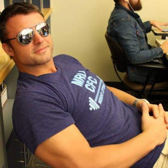 Meet your Posher, J - Picture 2 of 4